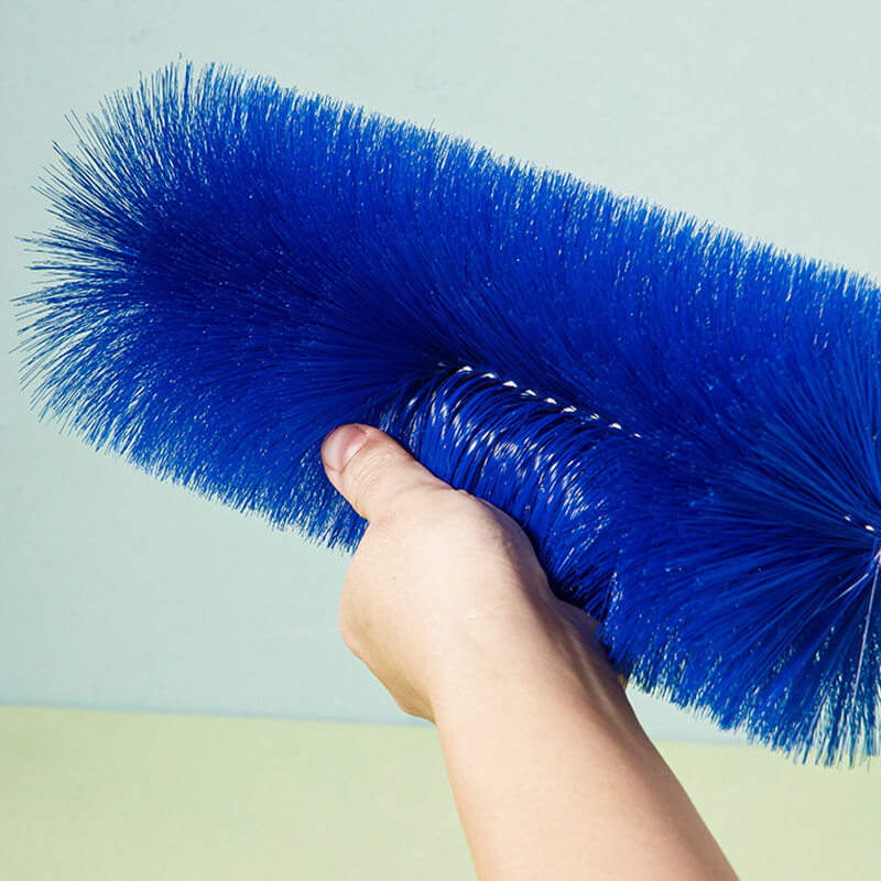 🧹 Fan-shaped dusting brush | Reaches even the hardest-to-reach corners • Anti-static