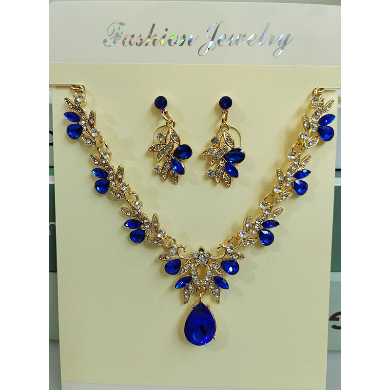 💎 Sparkling Teardrop Pendant Necklace & Earrings Set – Elegant & Timeless, Perfect for Every Occasion ✨